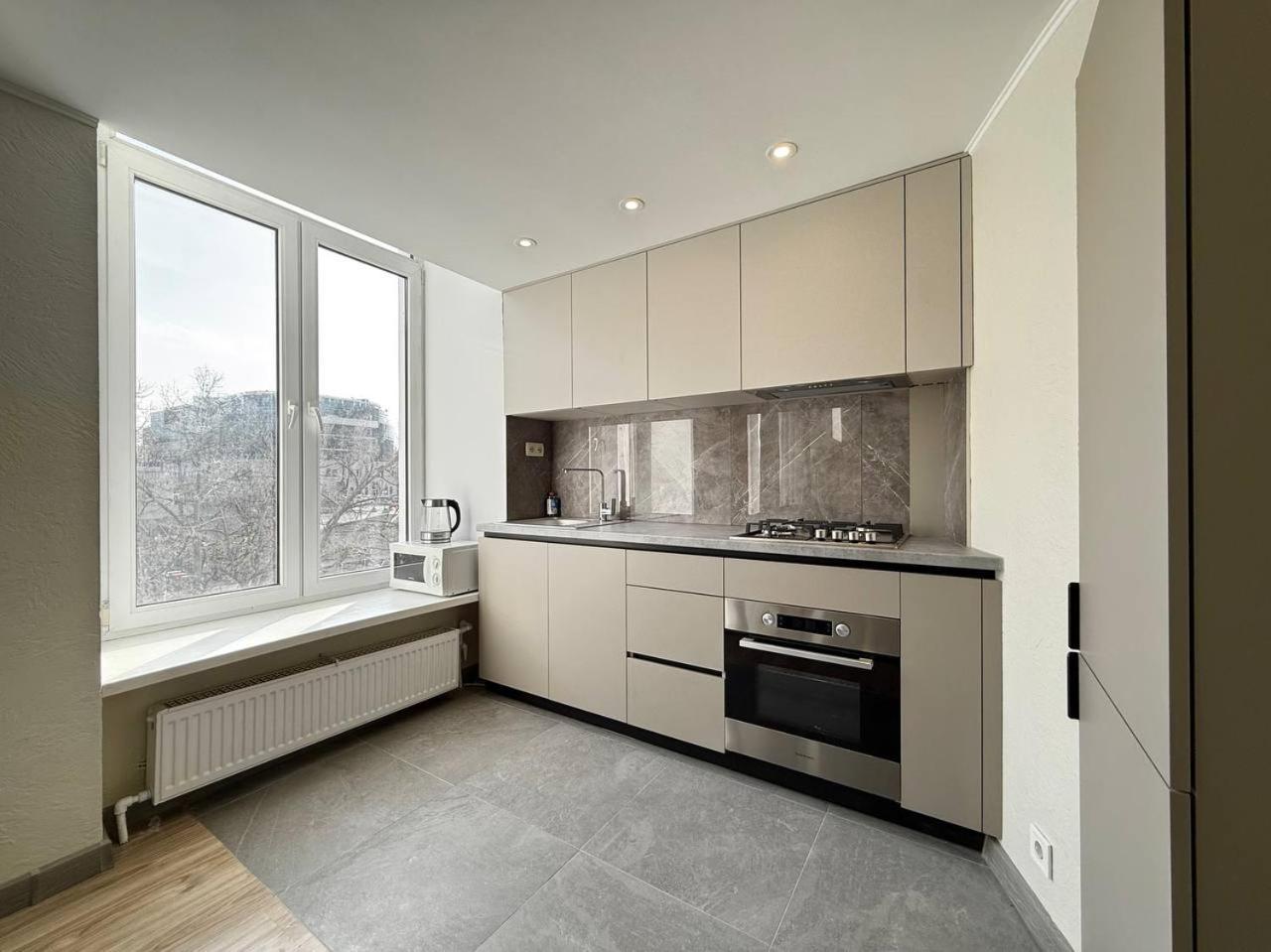 18 Deribasivska Street Jacuzzi Apartment Odessa Exteriör bild